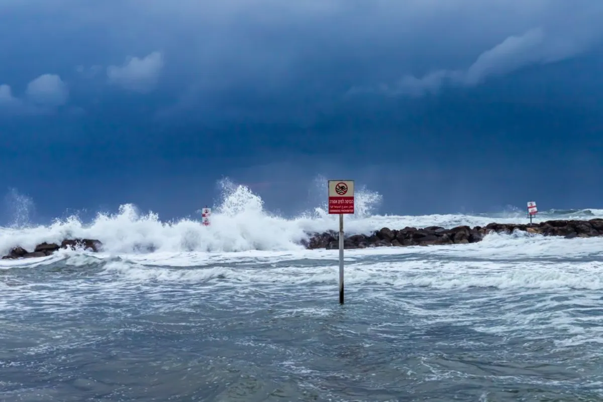 storm warning